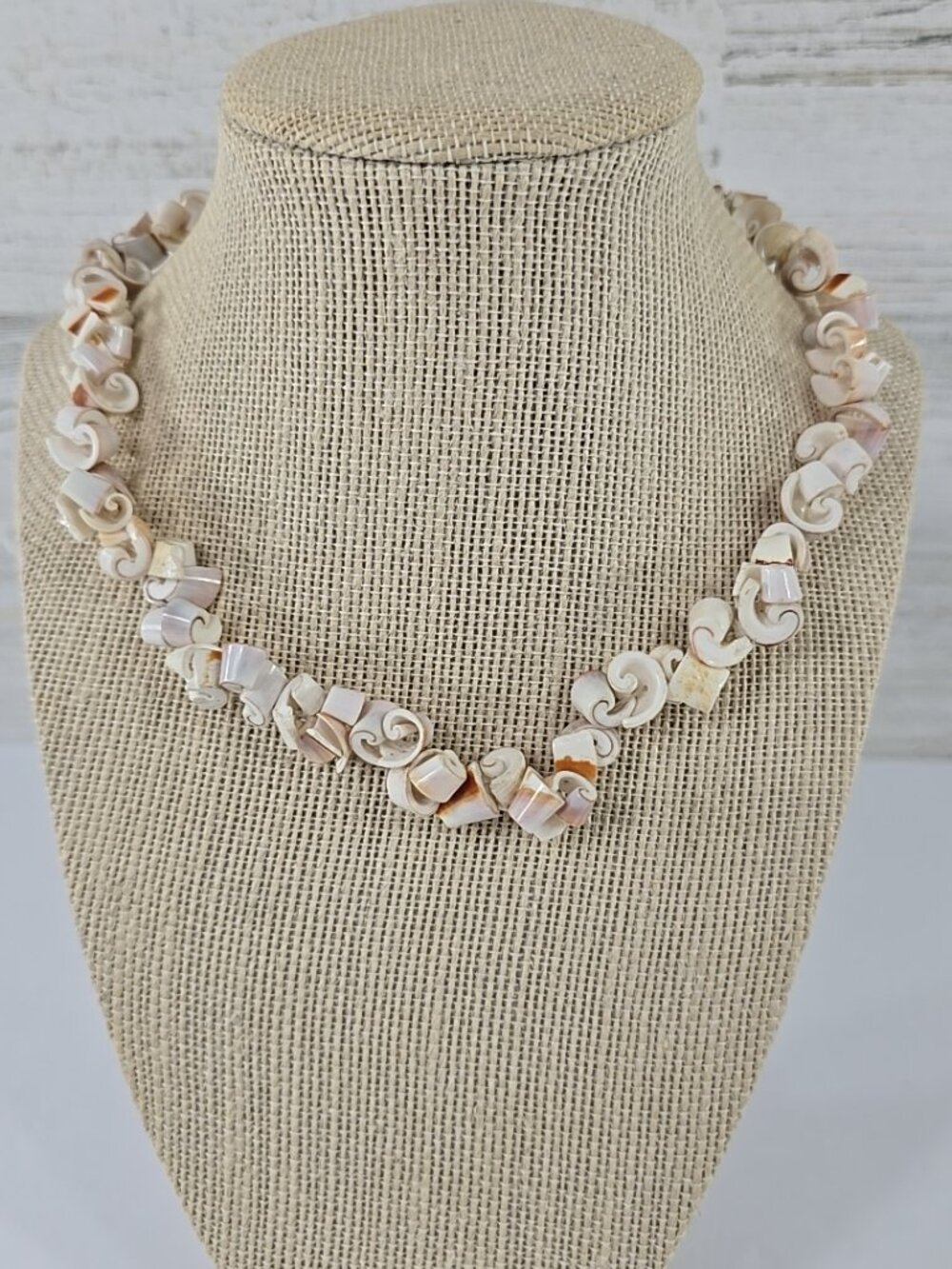 Handmade Natural Shell CHOKER Necklace Beach Boho Surfer Style Cream WhiteChunky